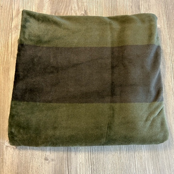 Brooks Brothers Green Stripe Throw Blanket 50 X 60 Inches In Excellent Condition - Picture 3 of 5
